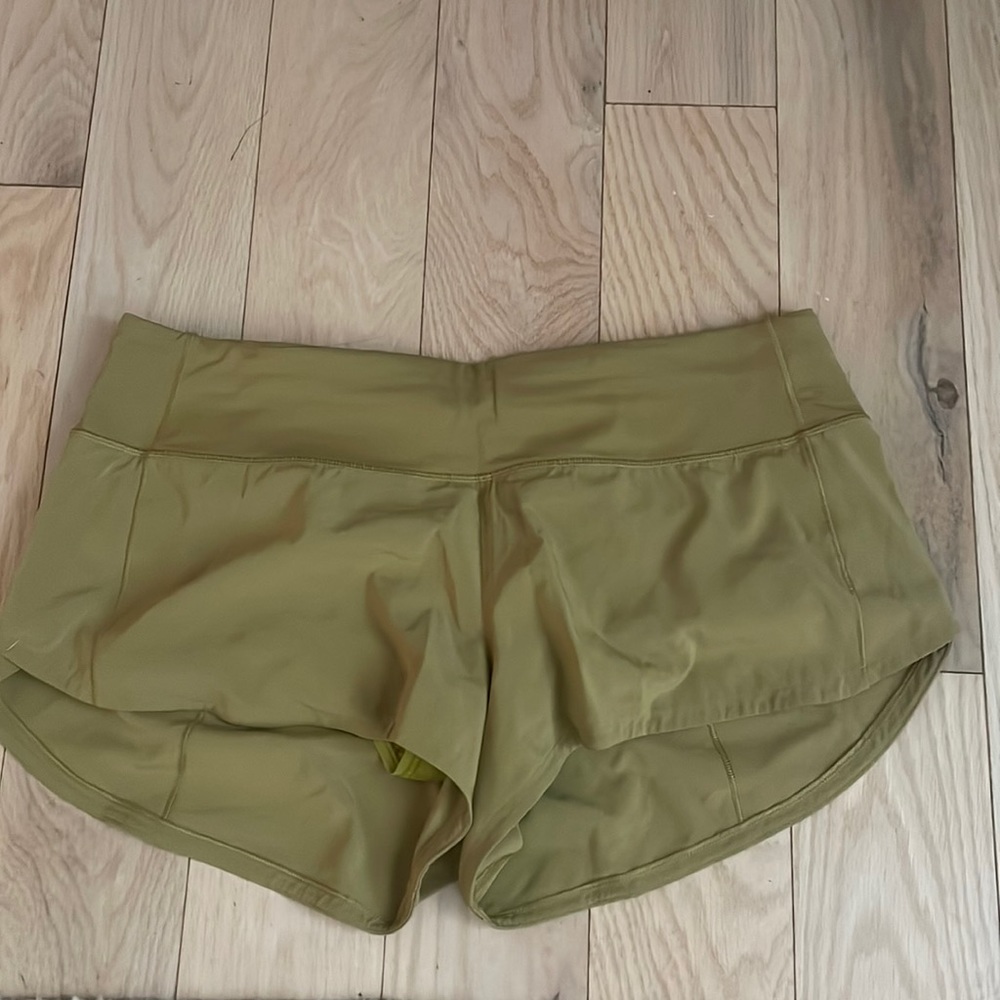 Brand new Lululemon 2.5” Speed Up Short